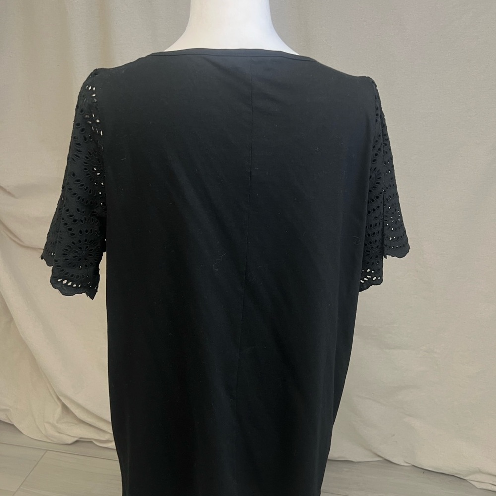 Banana Republic Black Eyelet Short Sleeve Scoop Neck Women's Top Sz M Classic - Picture 4 of 7